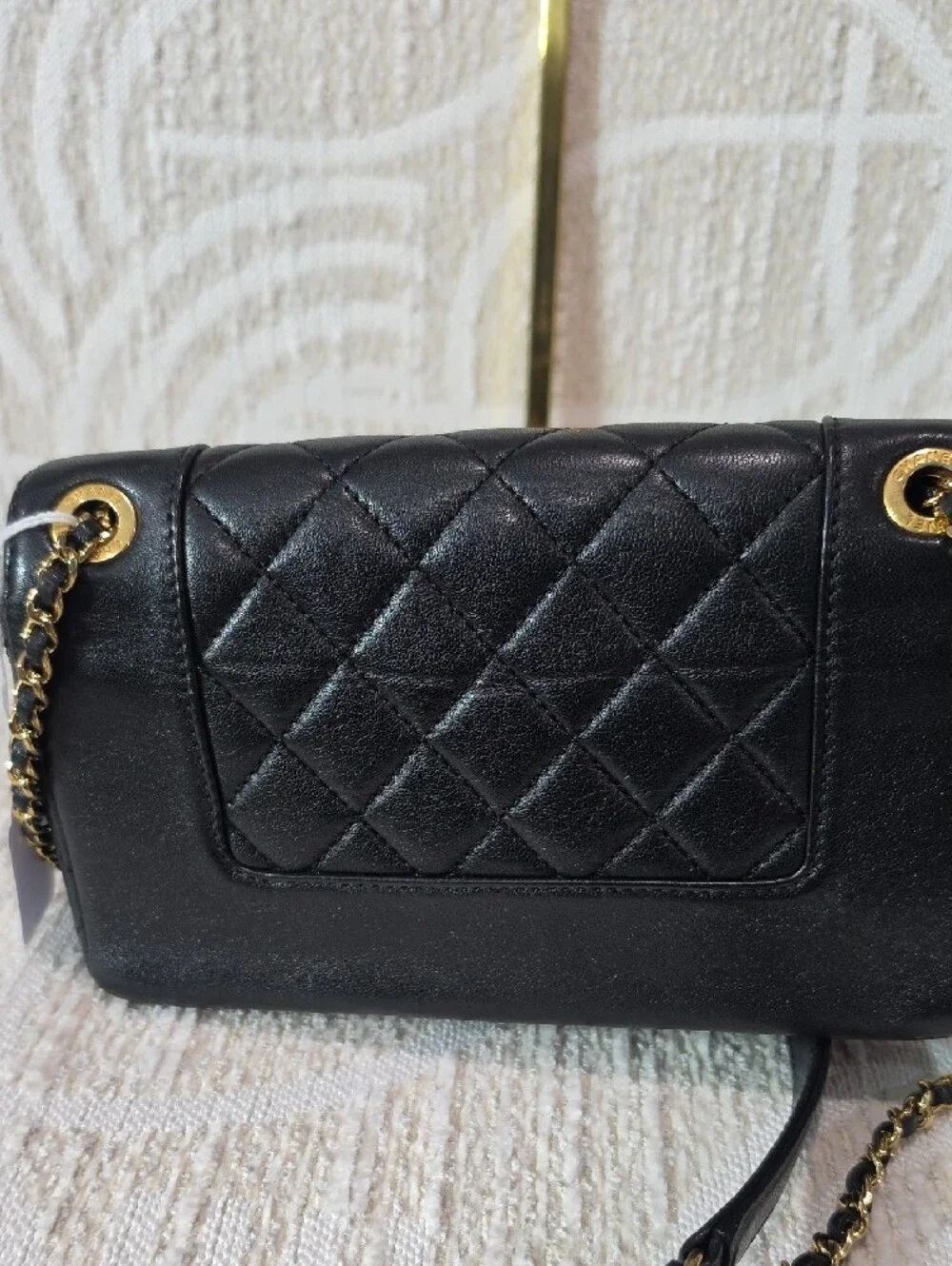 CHANEL Black Quilted Leather Shoulder Bag with Gold Chain
